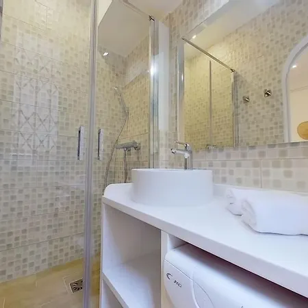 Studio Centre Proche Mer - Carre D'or